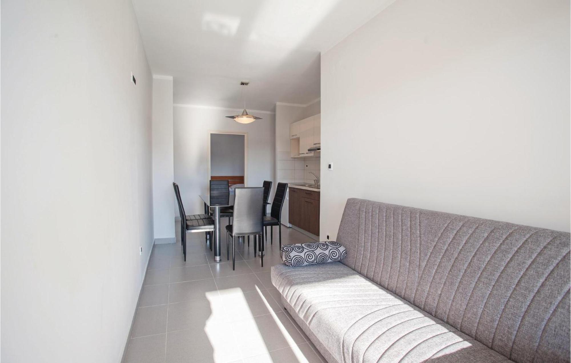 Beautiful Apartment In Pinezici With Wifi מראה חיצוני תמונה
